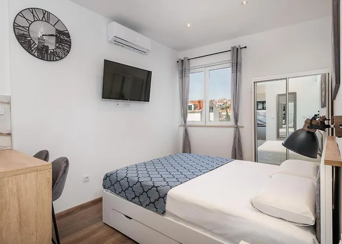 4m Above Sunset Dubrownik