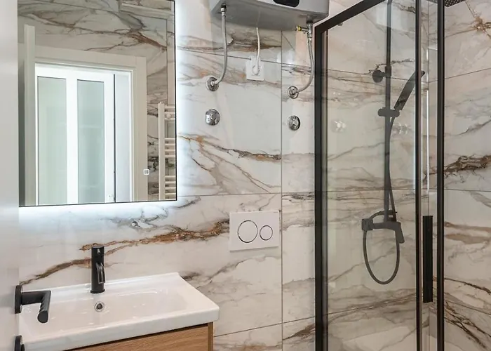 4m Above Sunset Apartament *