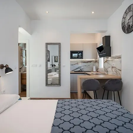 4m Above Sunset Appartement